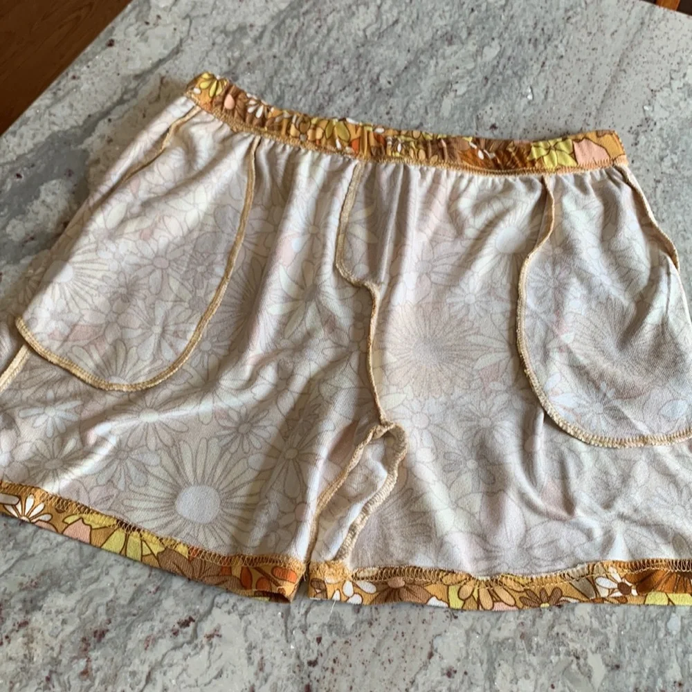 Retro Floral Design Pull on Lounge Shorts - Picture 6 of 10